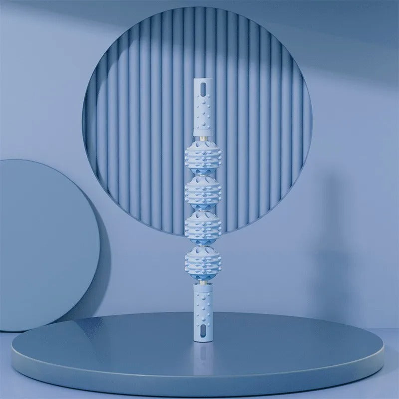 Rouleau de massage bleu vertical, design épuré sur fond géométrique.